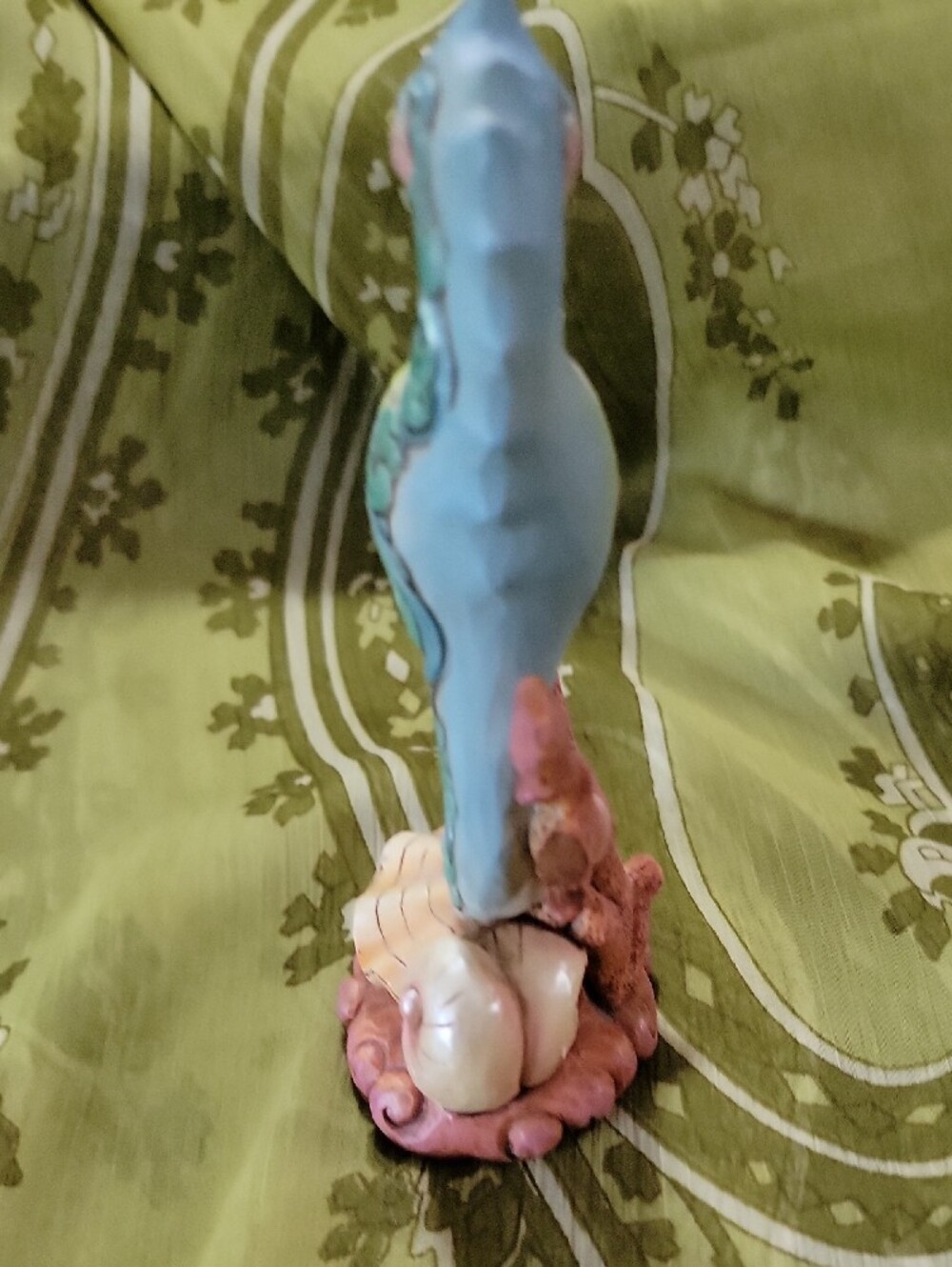 Jim Shore Light Blue and Cream Tidal Treasures Base Stamp Figurine Seahorse - Picture 3 of 5